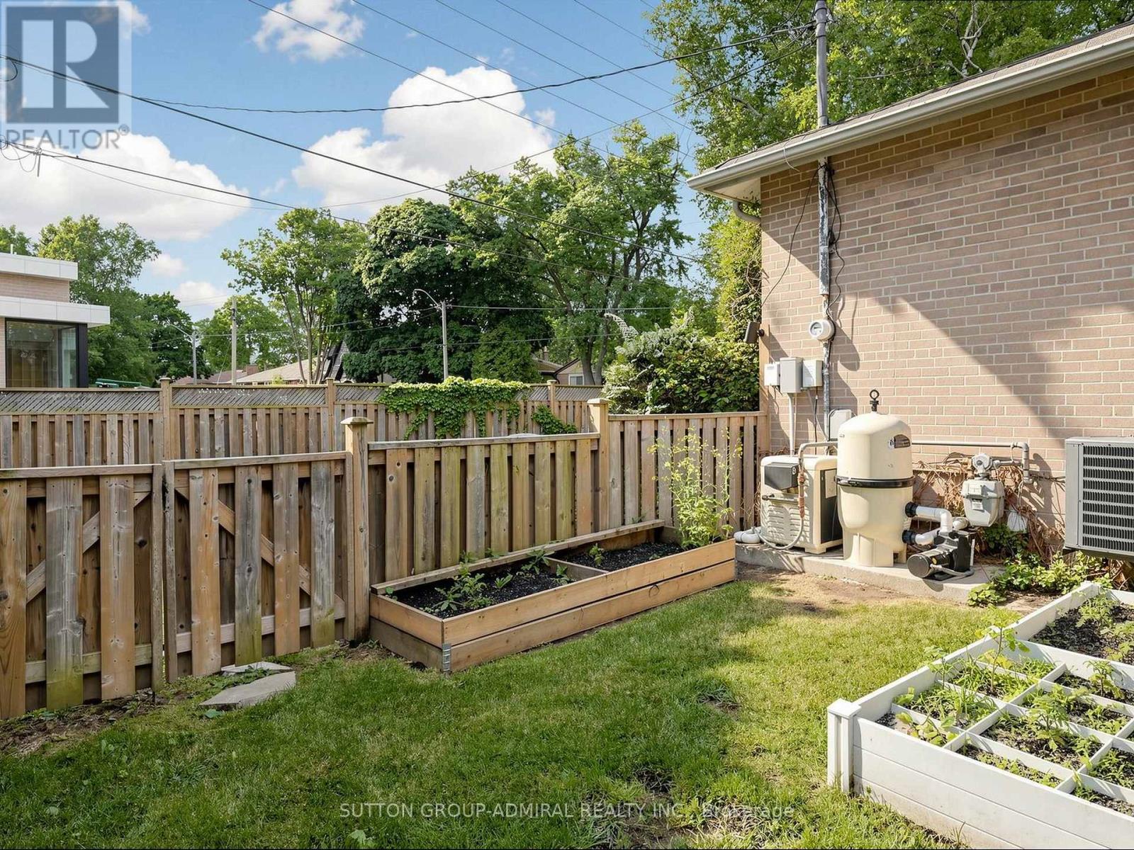 1864 Hindhead Road, Mississauga, Ontario  L5J 1N6 - Photo 39 - W13654718