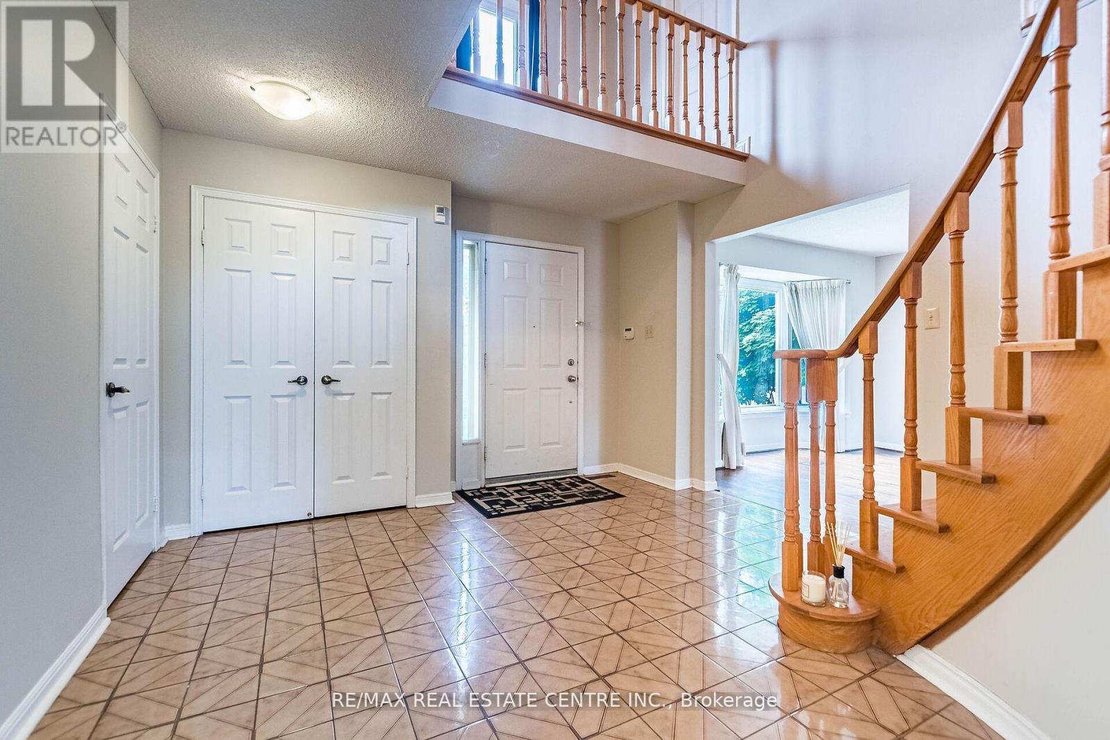 1134 Deer Run, Mississauga, Ontario  L5C 3S6 - Photo 12 - W13654720