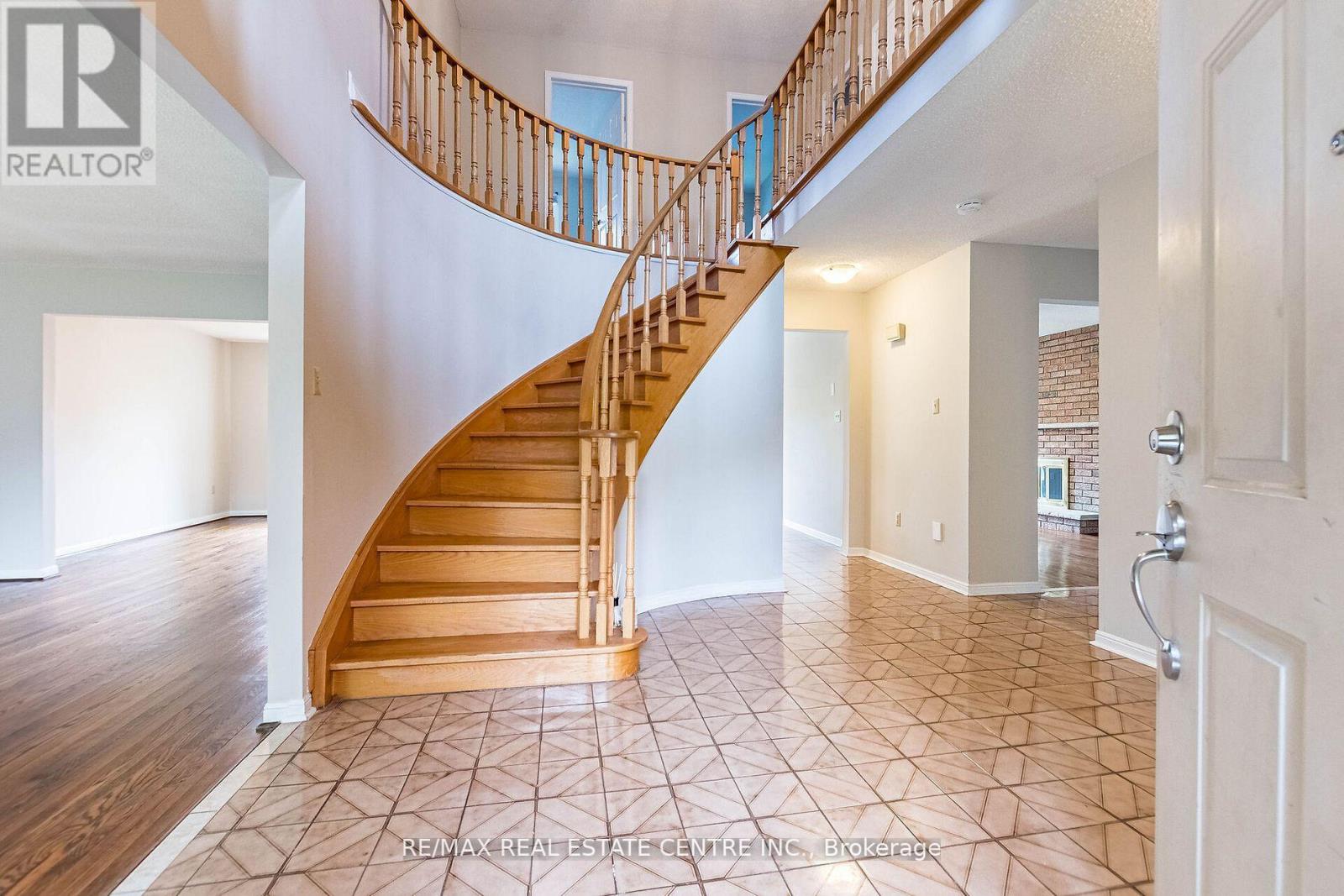 1134 Deer Run, Mississauga, Ontario  L5C 3S6 - Photo 14 - W13654720