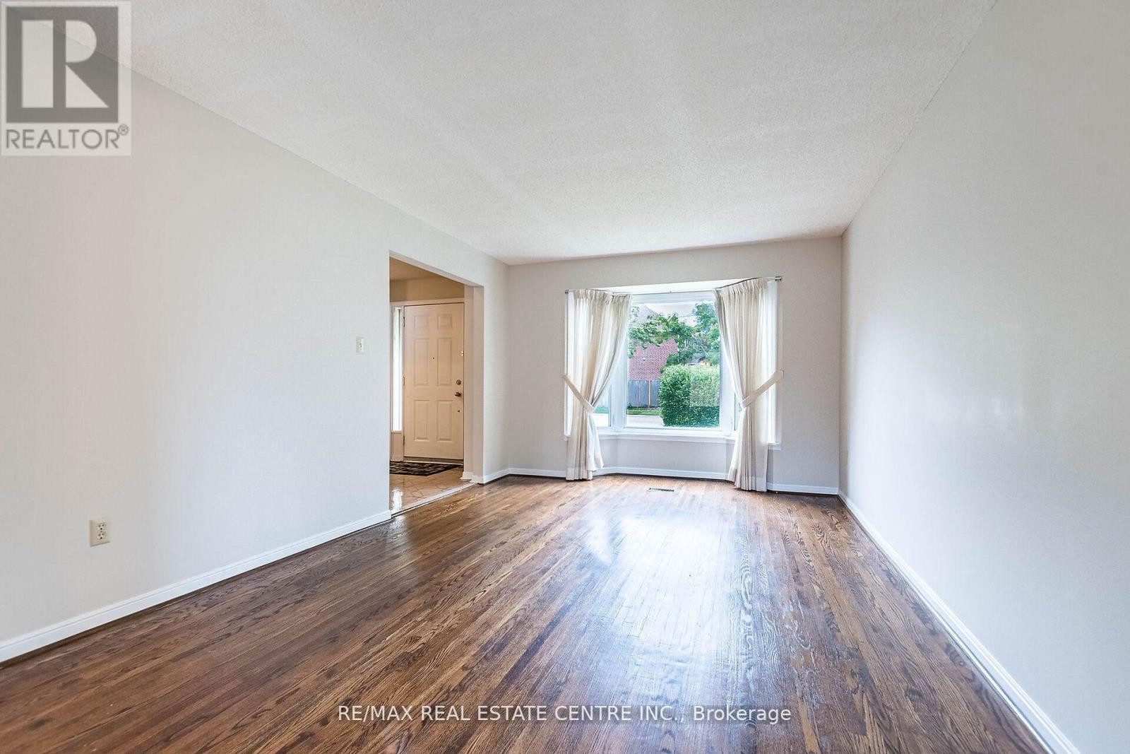 1134 Deer Run, Mississauga, Ontario  L5C 3S6 - Photo 21 - W13654720