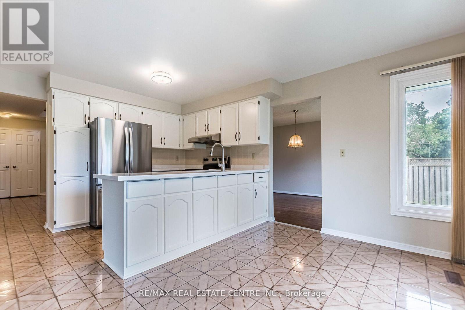 1134 Deer Run, Mississauga, Ontario  L5C 3S6 - Photo 22 - W13654720