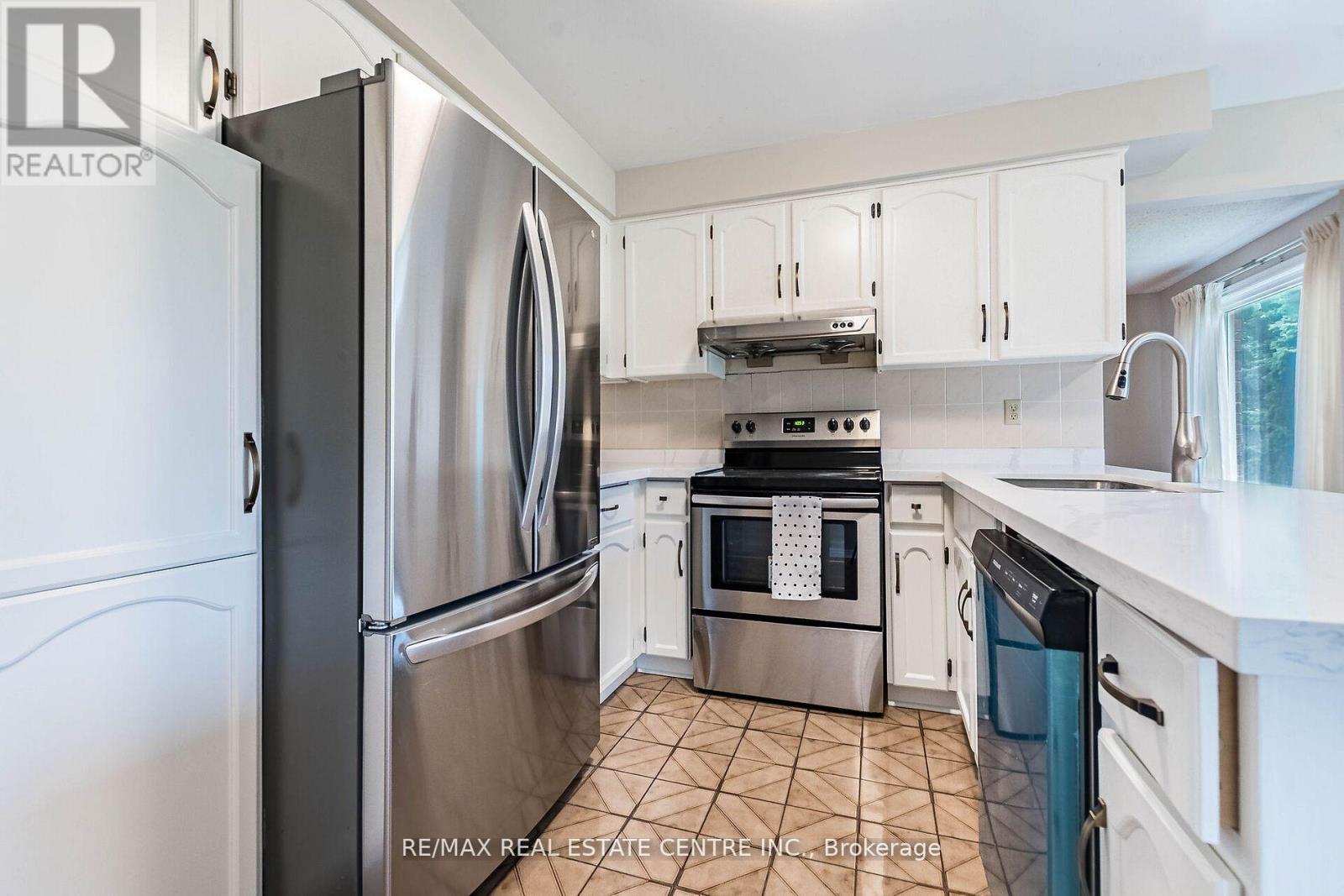 1134 Deer Run, Mississauga, Ontario  L5C 3S6 - Photo 28 - W13654720