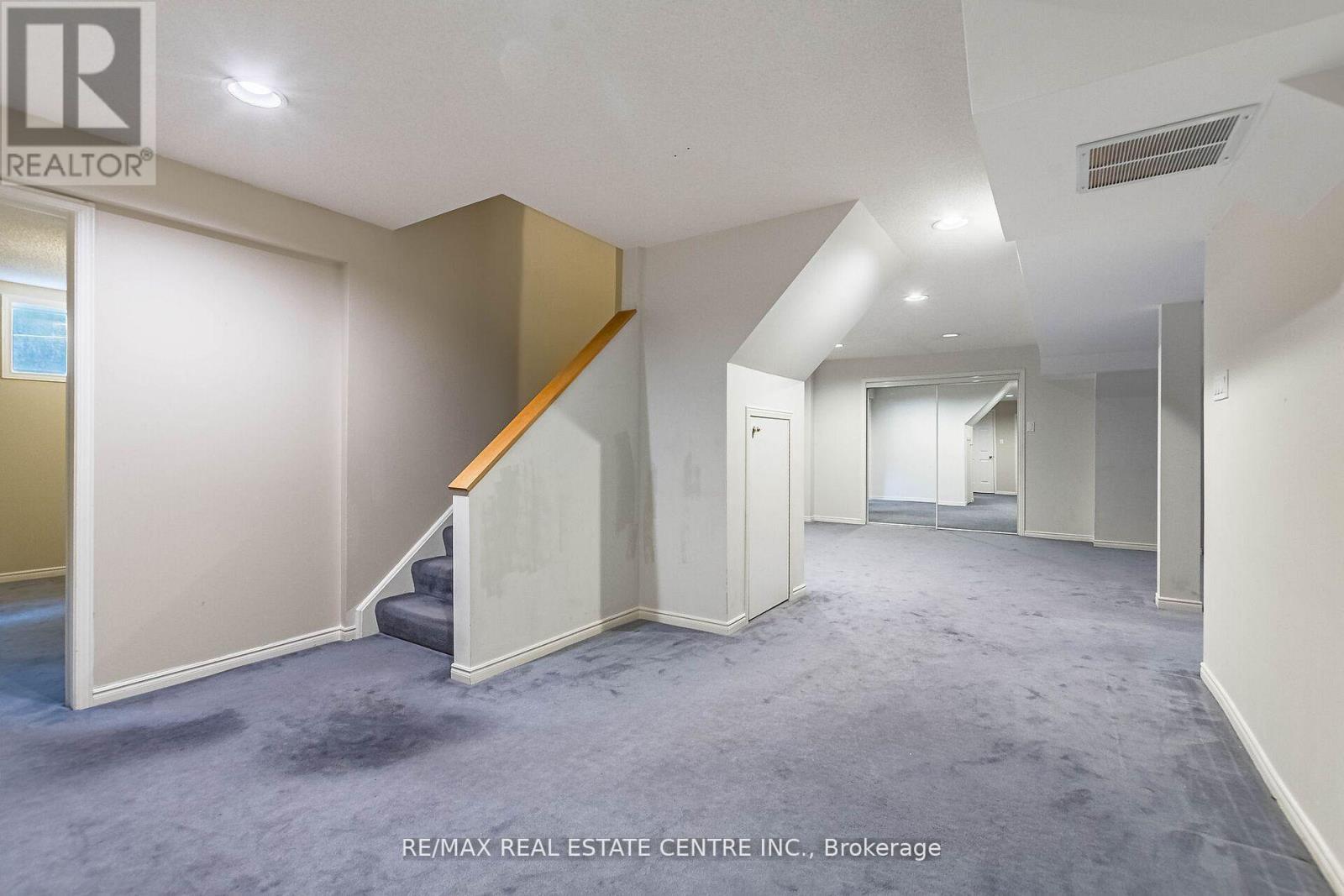 1134 Deer Run, Mississauga, Ontario  L5C 3S6 - Photo 31 - W13654720