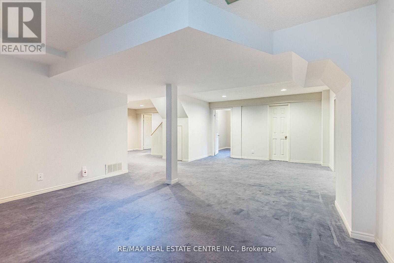 1134 Deer Run, Mississauga, Ontario  L5C 3S6 - Photo 32 - W13654720