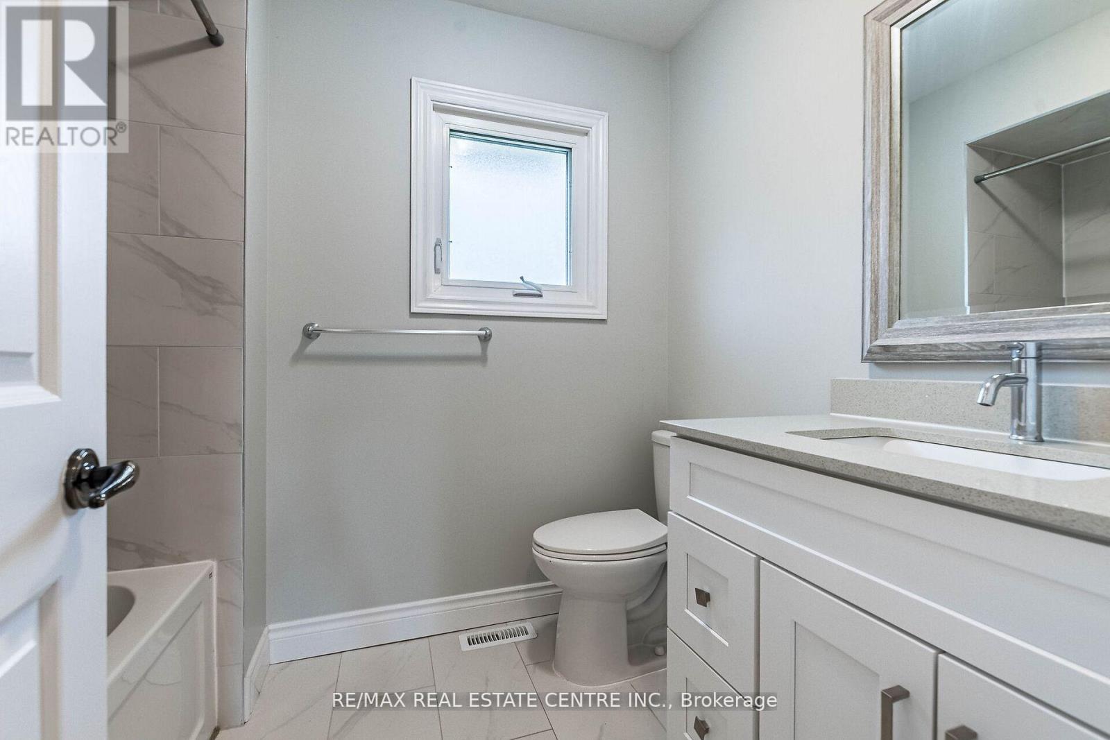 1134 Deer Run, Mississauga, Ontario  L5C 3S6 - Photo 34 - W13654720
