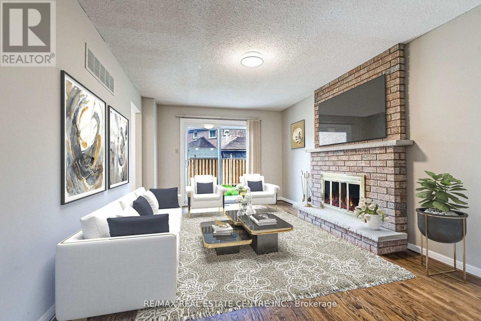1134 Deer Run, Mississauga, Ontario  L5C 3S6 - Photo 5 - W13654720