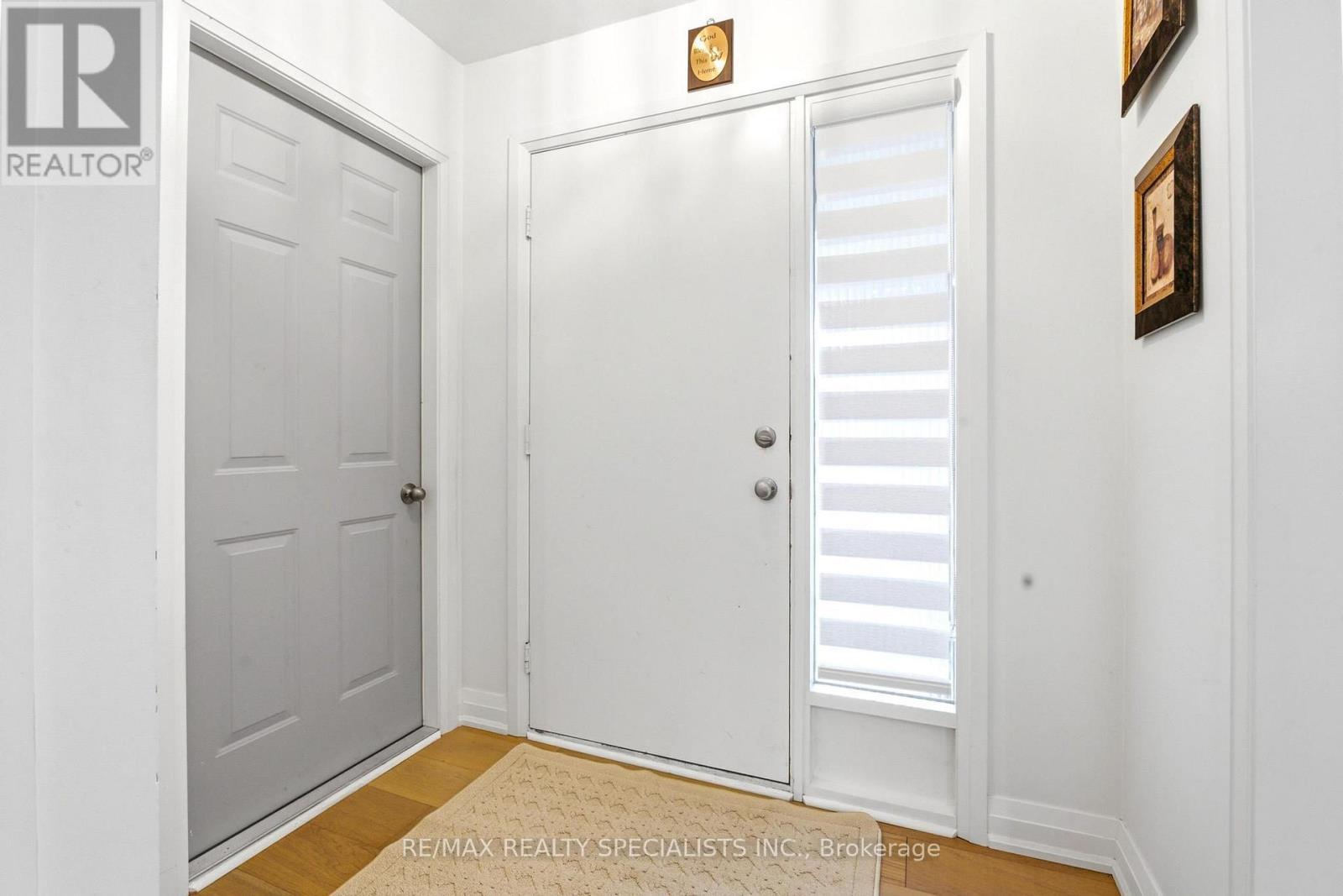 29 Blackthorn Lane, Brampton, Ontario  L6V 3K7 - Photo 6 - W13654732