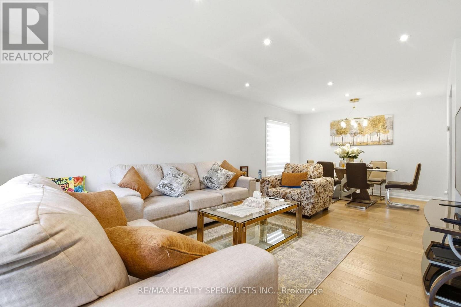 29 Blackthorn Lane, Brampton, Ontario  L6V 3K7 - Photo 8 - W13654732