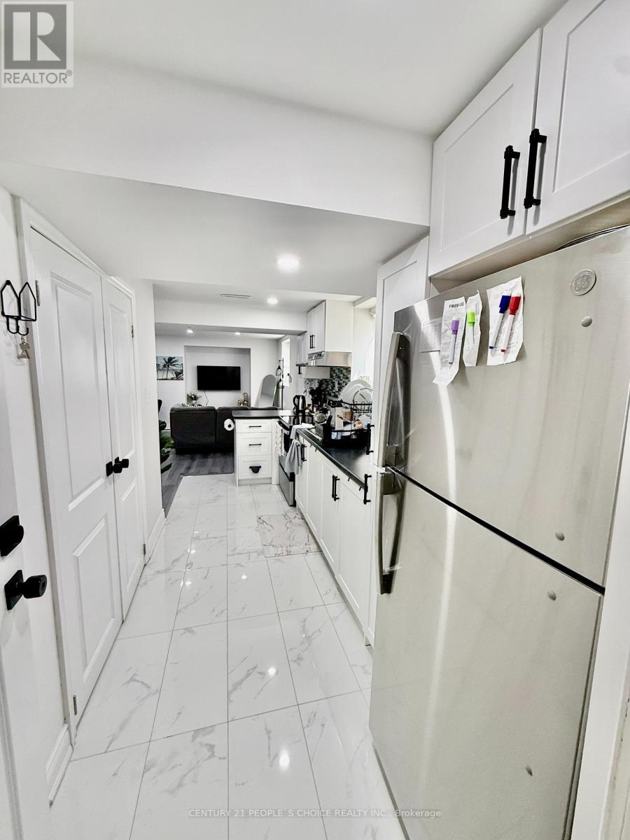 131 Locker Place, Milton, Ontario  L9E 1E6 - Photo 10 - W13654736