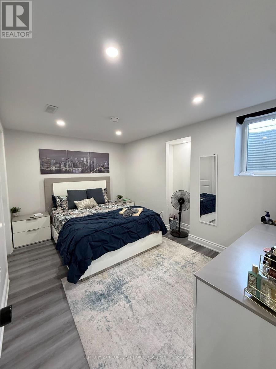 131 Locker Place, Milton, Ontario  L9E 1E6 - Photo 2 - W13654736