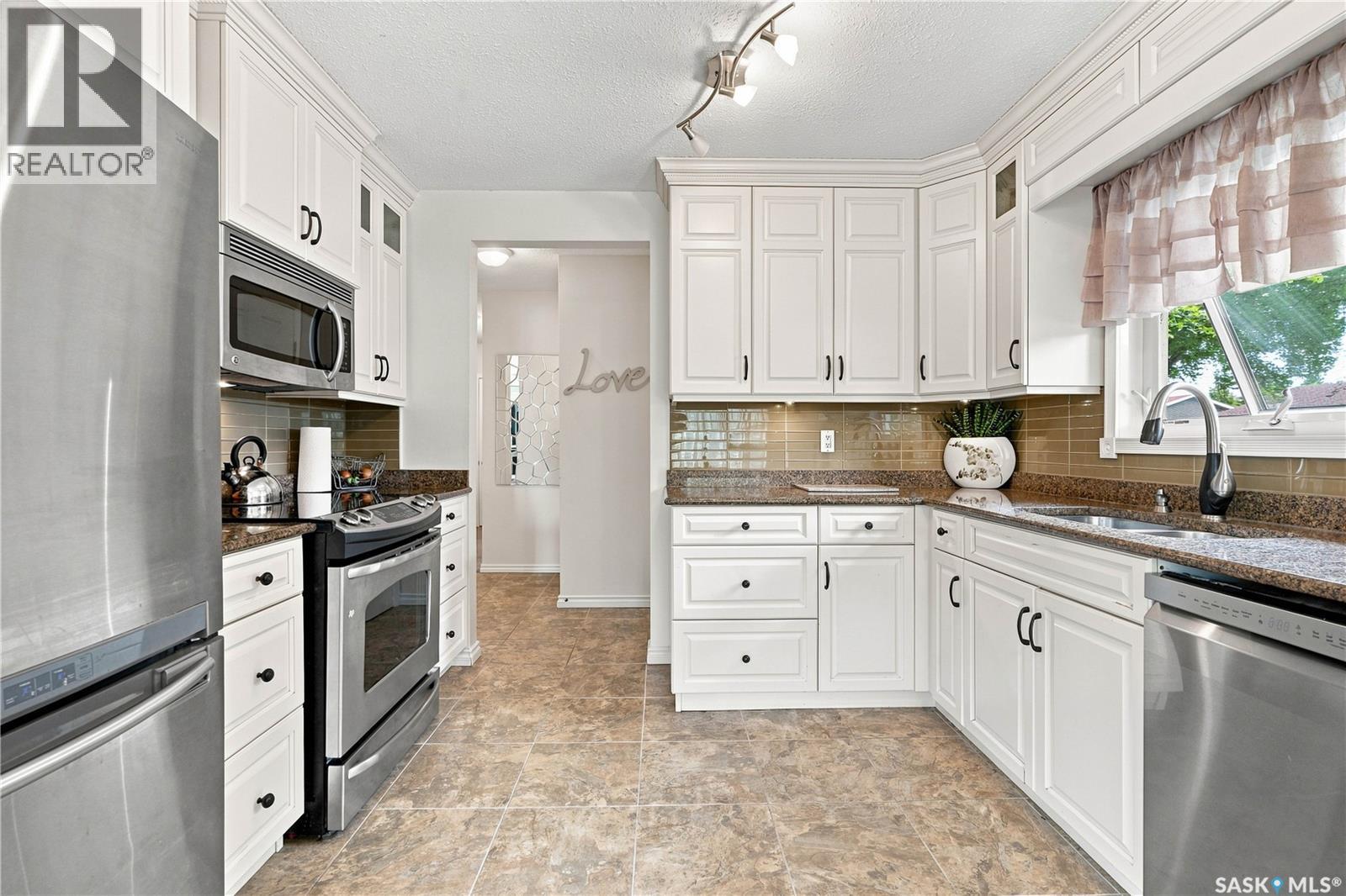 2715 Arlington Avenue, Saskatoon, Saskatchewan  S7J 2J5 - Photo 8 - SK044710