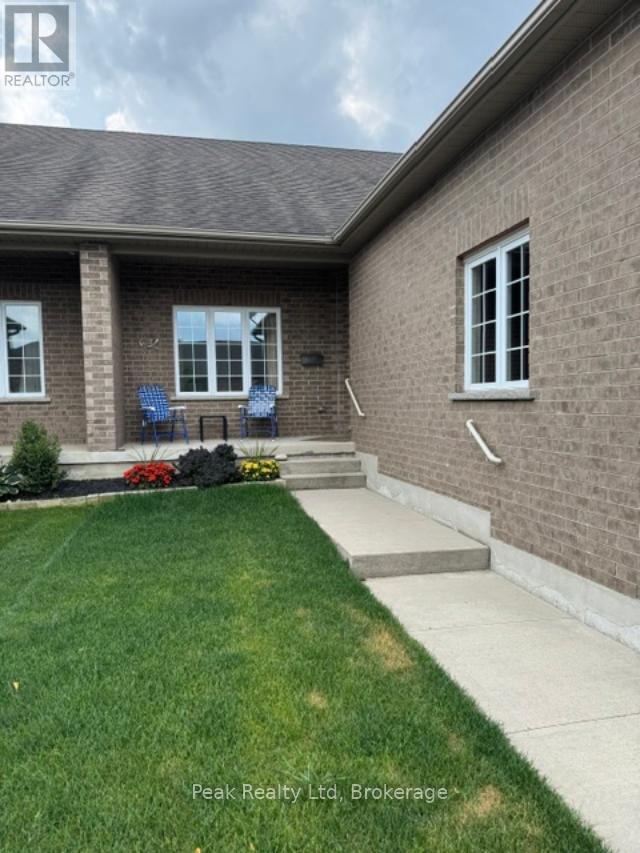 162 Krotz Street E, North Perth, Ontario  N4W 0E2 - Photo 2 - X13654792