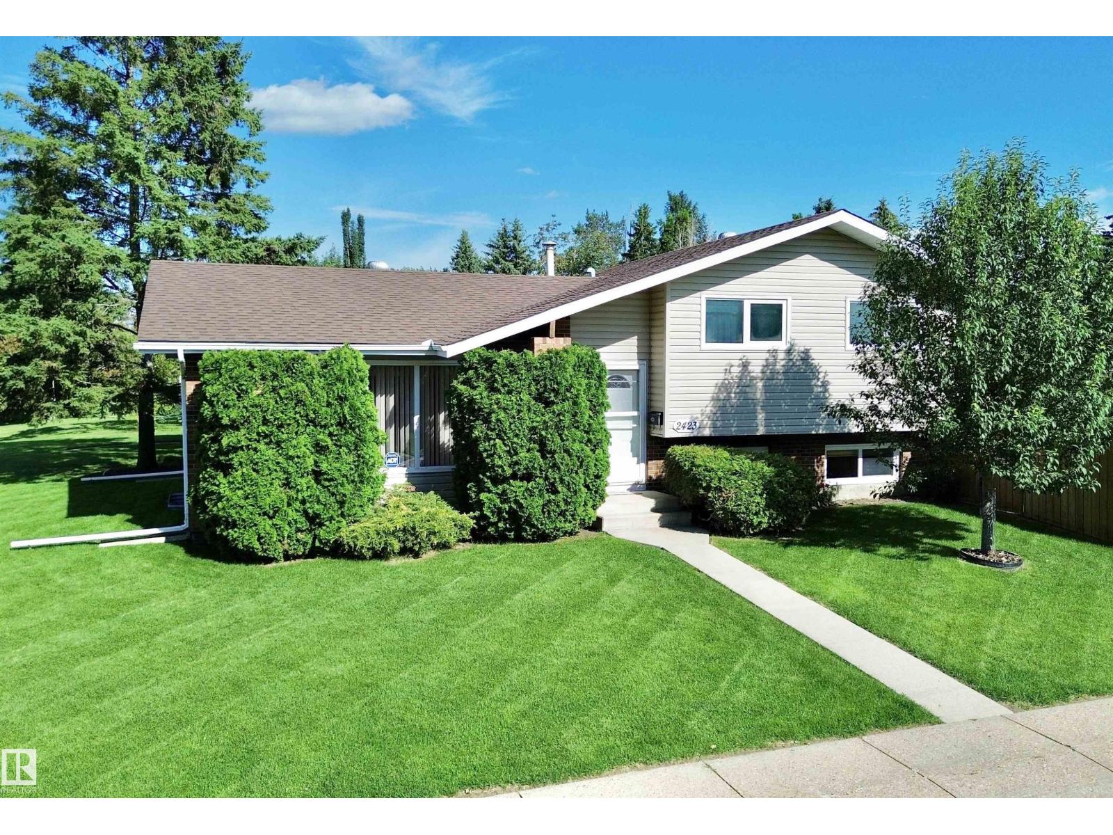 2423 83 ST NW, edmonton, Alberta