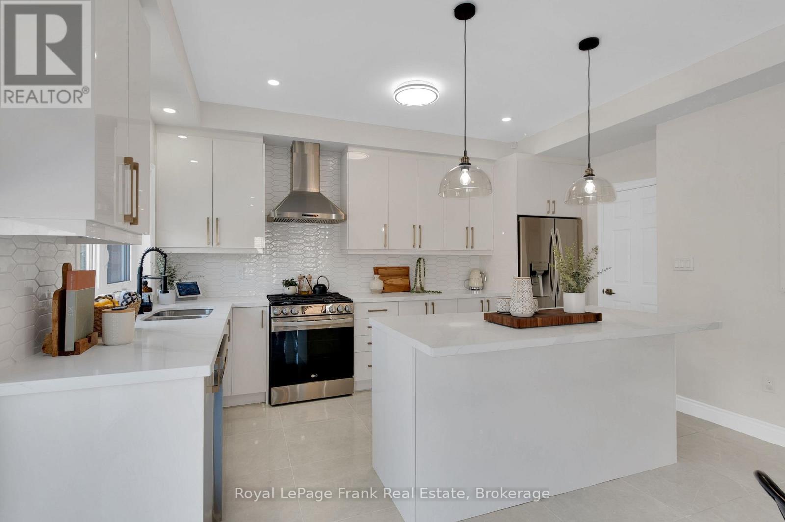 3b George Street, Innisfil, Ontario L0L 1L0 - Photo 12 - N13654776