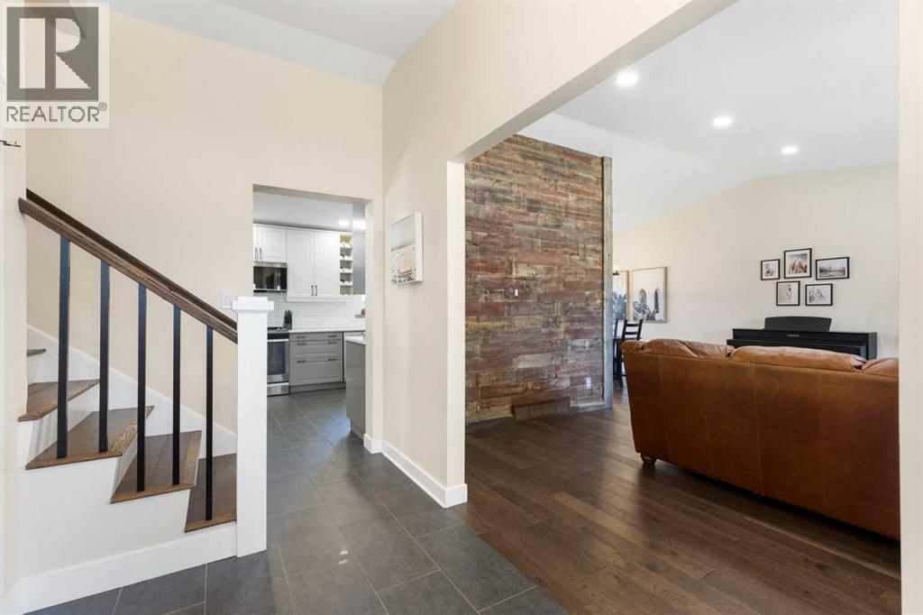 44 Sunmount Crescent Se, Calgary, Alberta  T2X 1W1 - Photo 4 - A2334627
