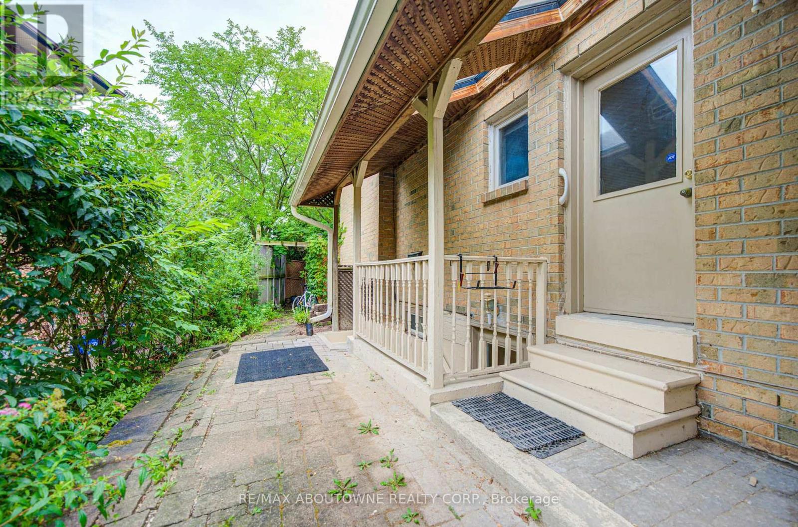 Lower - 1156 Old Colony Road, Oakville, Ontario L6M 1J8 - Photo 2 - W13654784