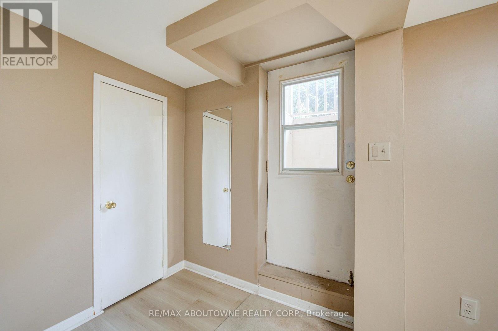 Lower - 1156 Old Colony Road, Oakville, Ontario L6M 1J8 - Photo 4 - W13654784
