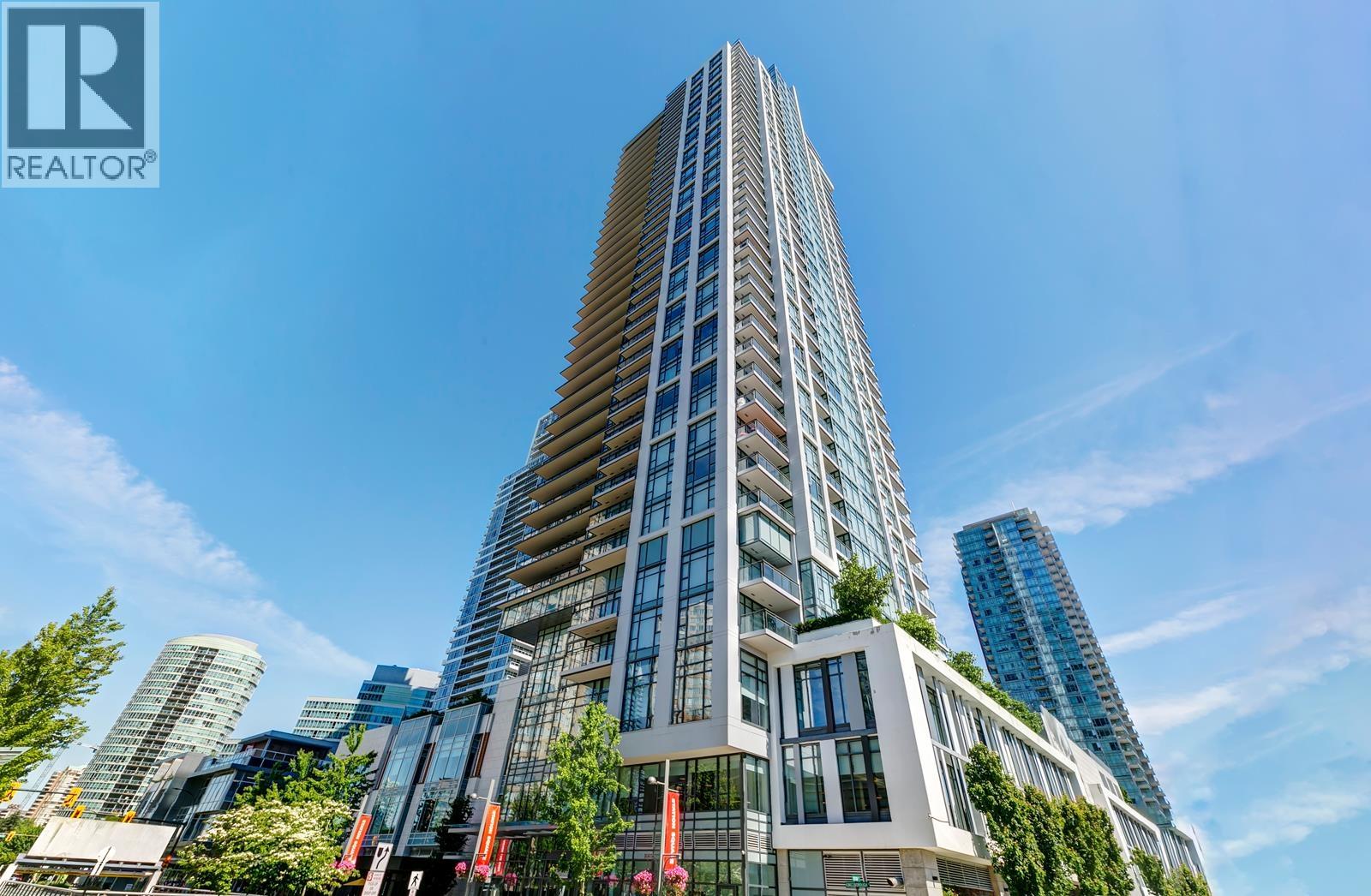 1105 6098 STATION STREET, Burnaby, British Columbia