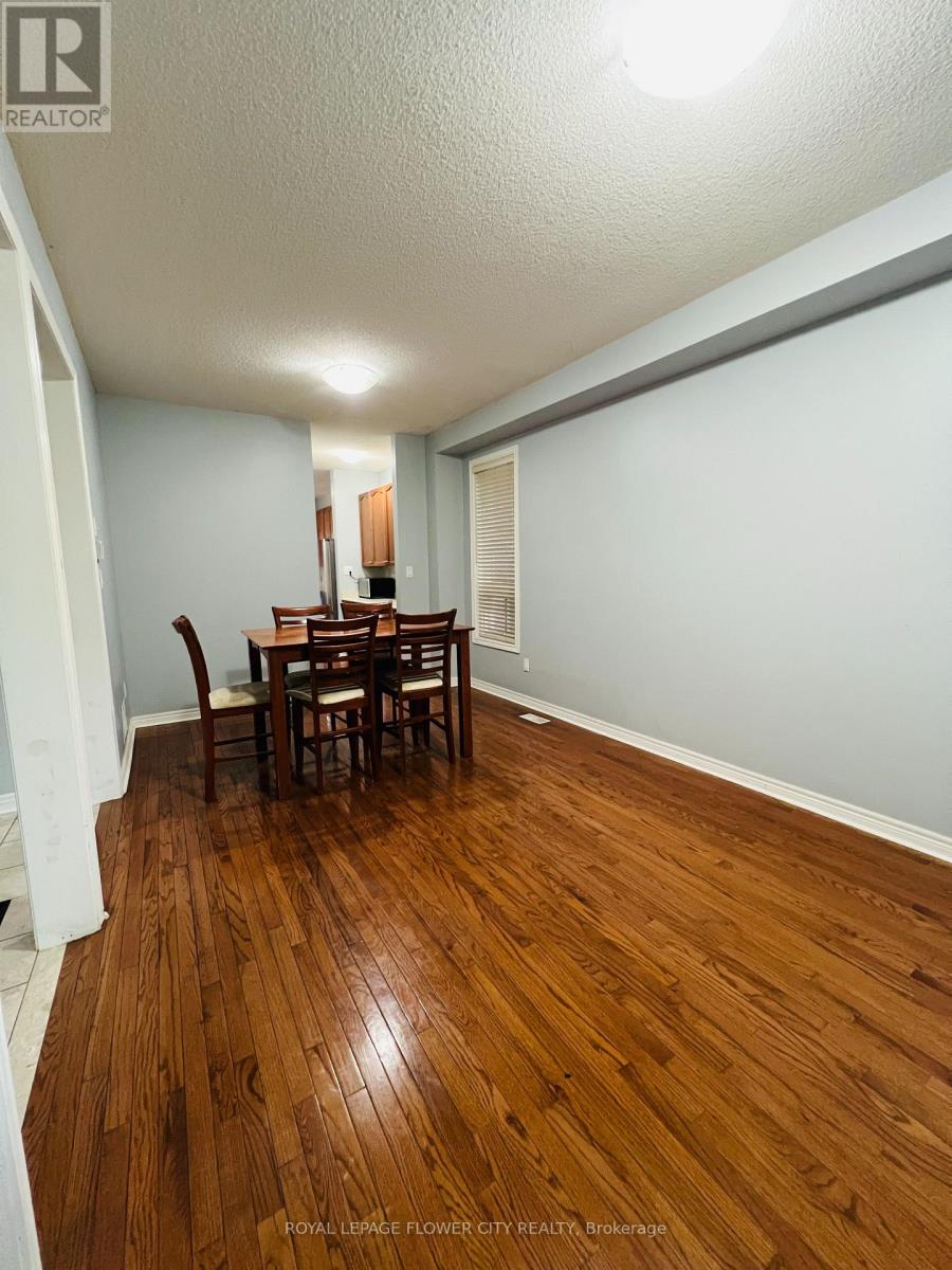 9 Shuter Lane, Brampton, Ontario  L6Y 5P1 - Photo 4 - W13654738