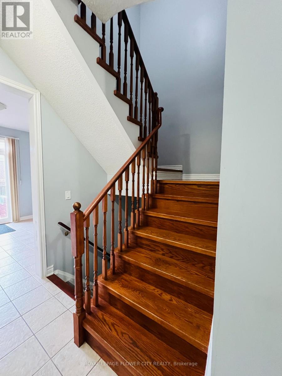 9 Shuter Lane, Brampton, Ontario  L6Y 5P1 - Photo 9 - W13654738