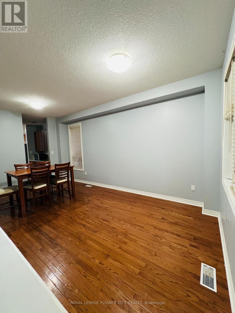 9 Shuter Lane, Brampton, Ontario  L6Y 5P1 - Photo 3 - W13654738