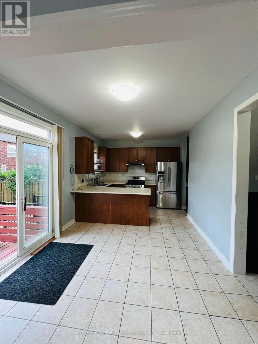 9 Shuter Lane, Brampton, Ontario  L6Y 5P1 - Photo 7 - W13654738