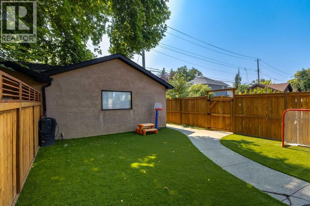 2239 Bowness Road NW, Calgary, Alberta  T2N 3L4 - Photo 48 - A2334422