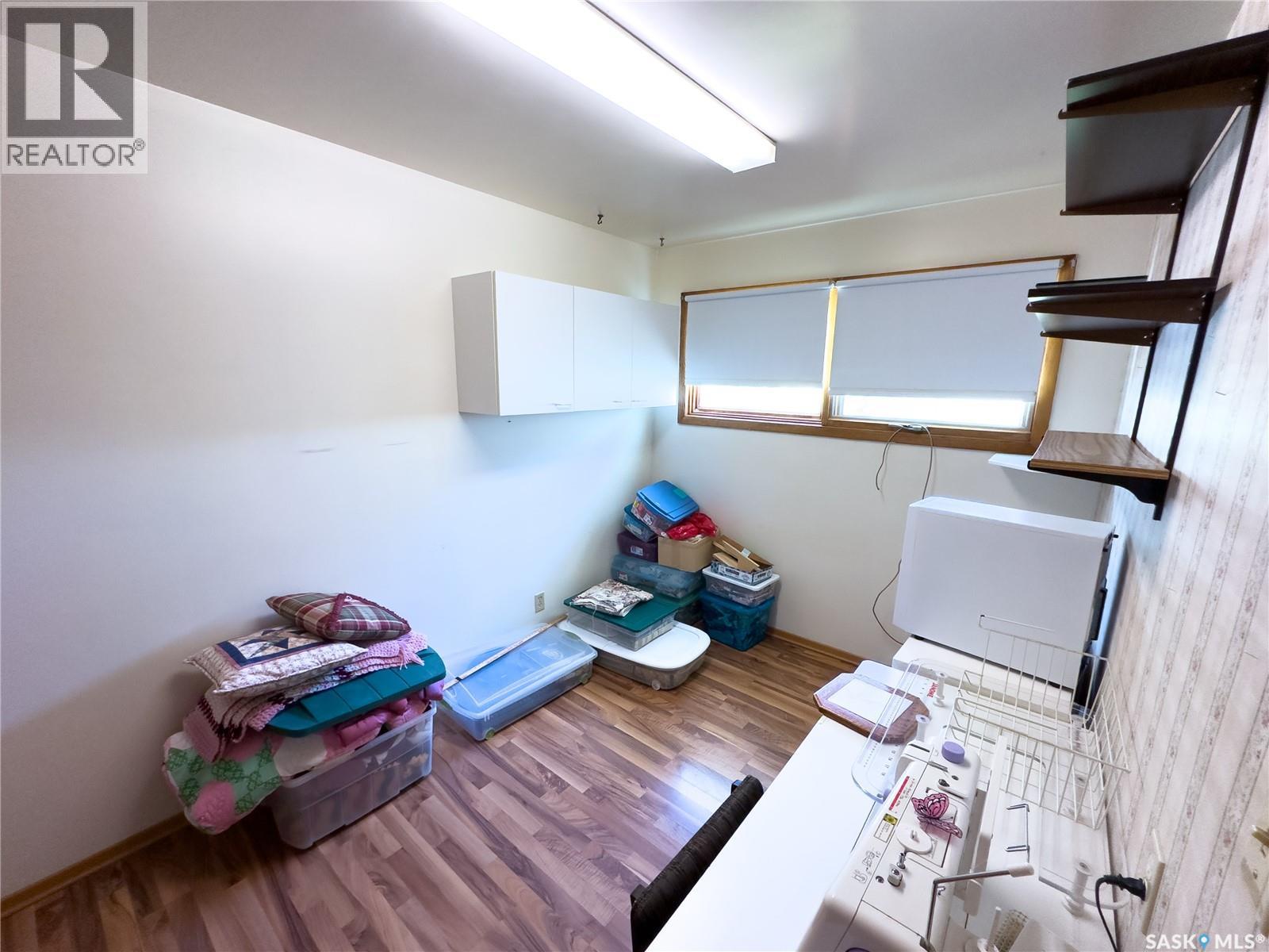554 Butte Street, Central Butte, Saskatchewan  S0H 0T0 - Photo 32 - SK045009
