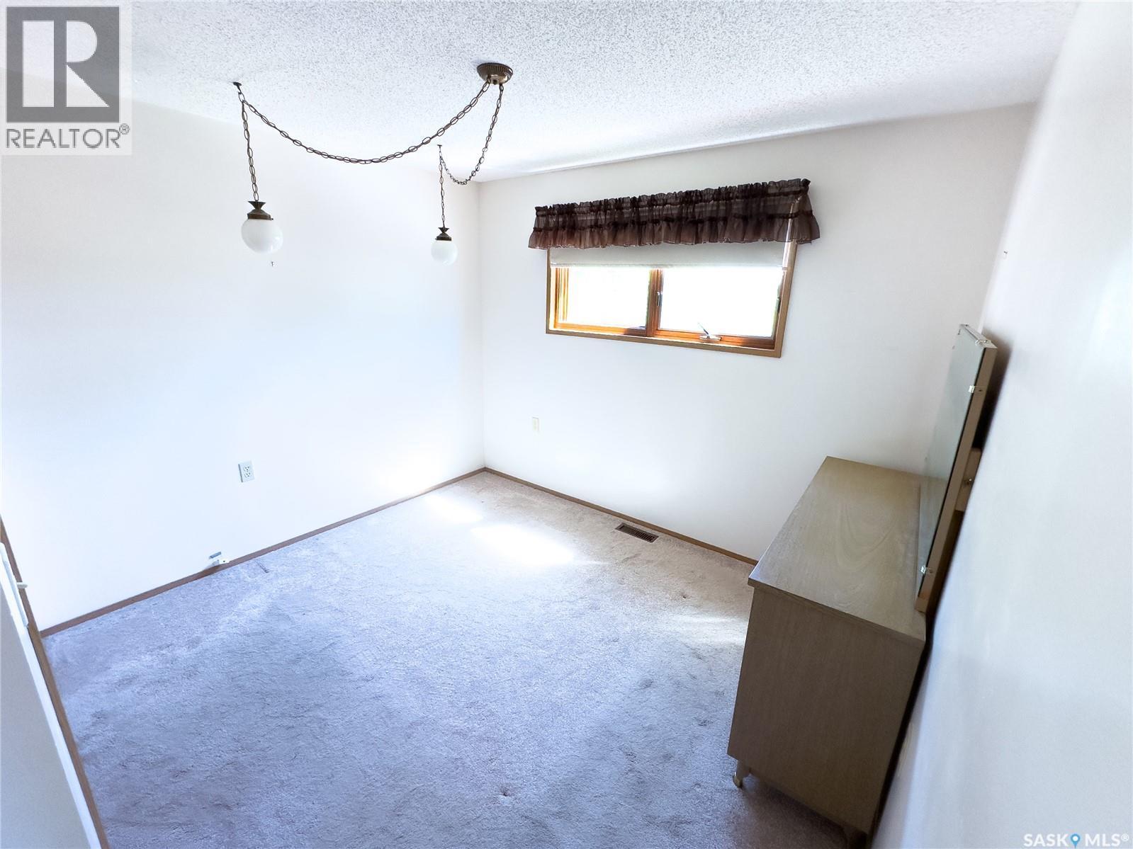 554 Butte Street, Central Butte, Saskatchewan  S0H 0T0 - Photo 34 - SK045009
