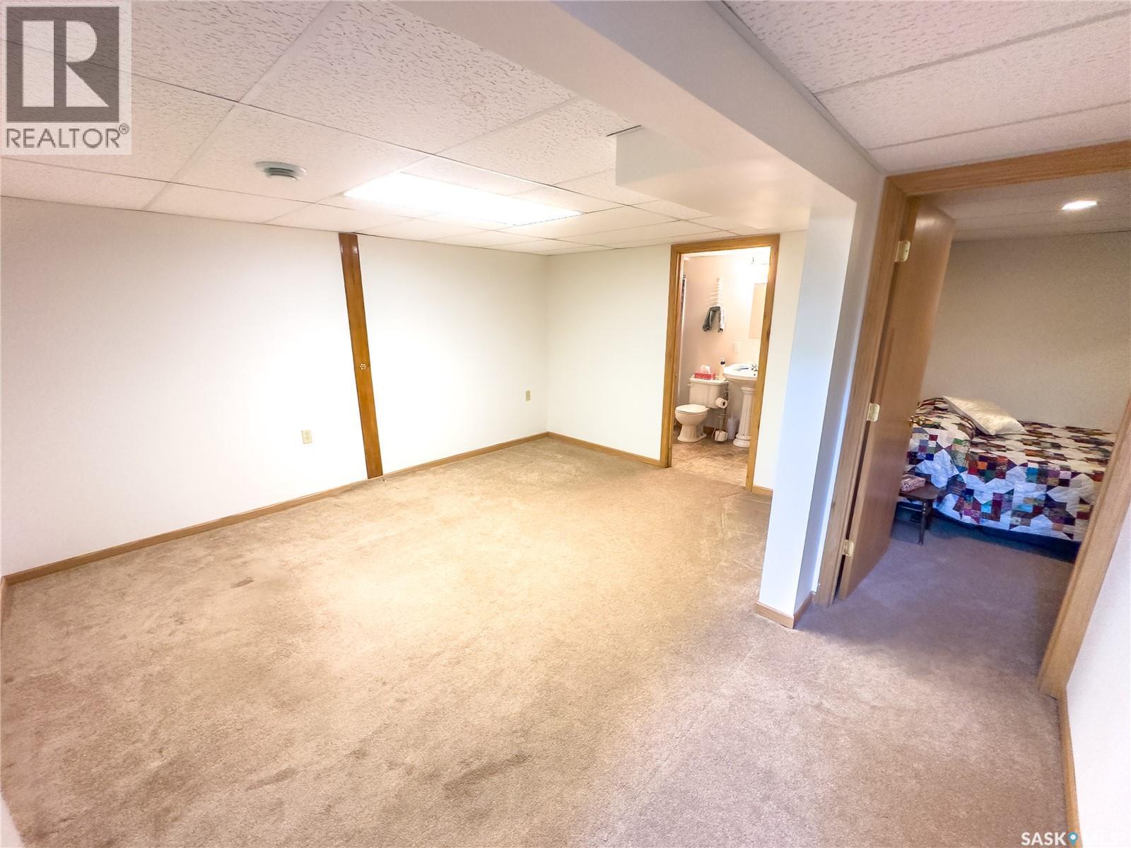 554 Butte Street, Central Butte, Saskatchewan  S0H 0T0 - Photo 39 - SK045009