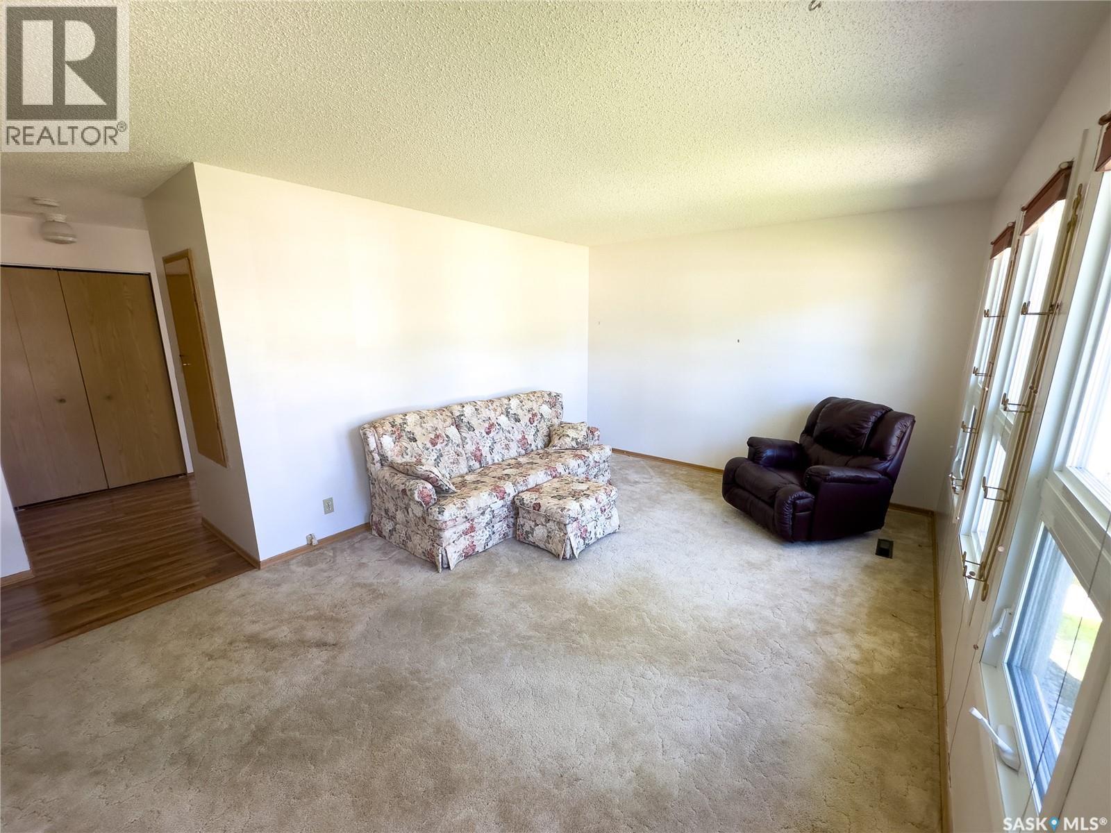 554 Butte Street, Central Butte, Saskatchewan  S0H 0T0 - Photo 6 - SK045009
