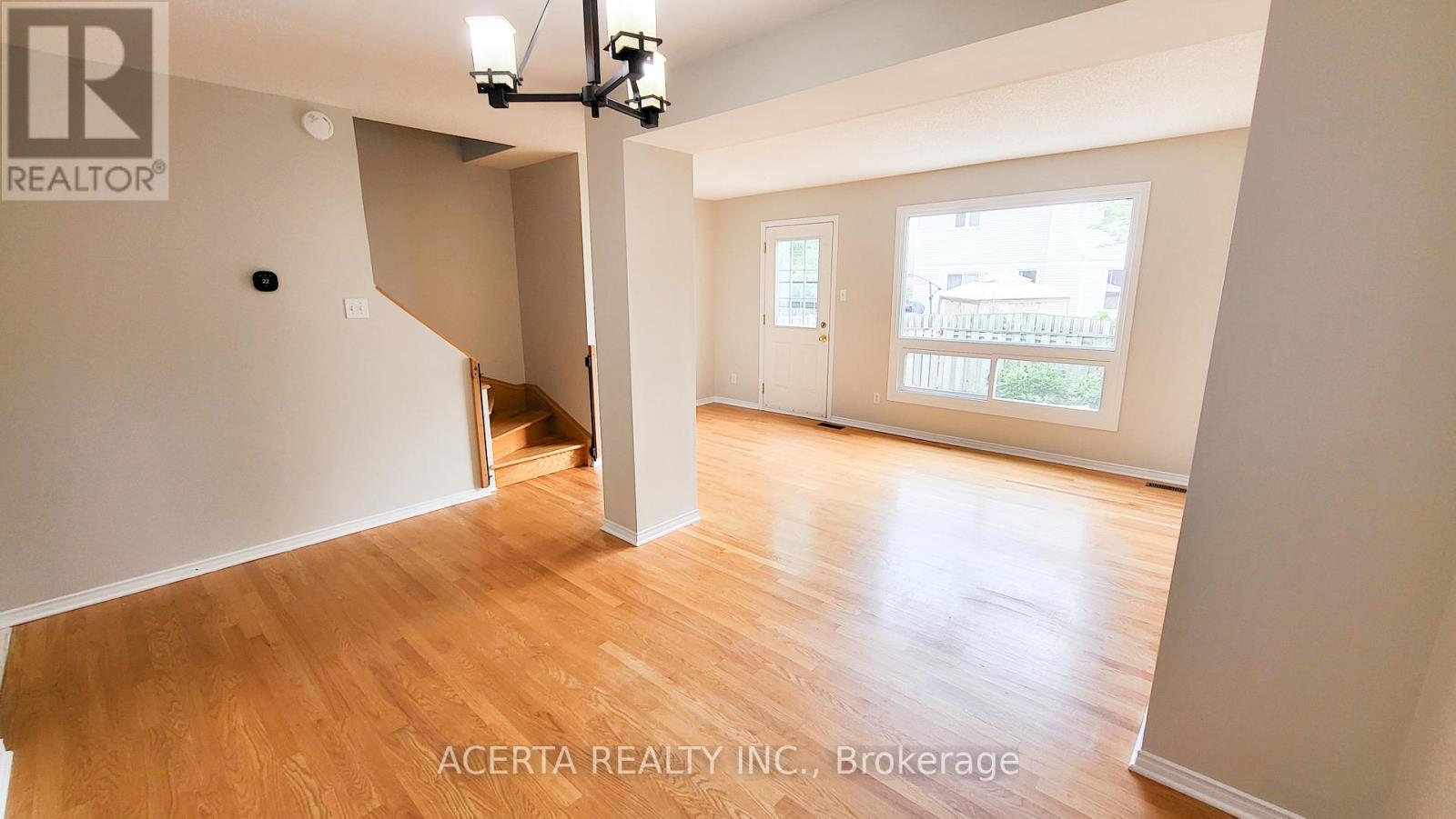 249 Teal Crescent, Ottawa, Ontario  K1E 2C3 - Photo 6 - X13654824