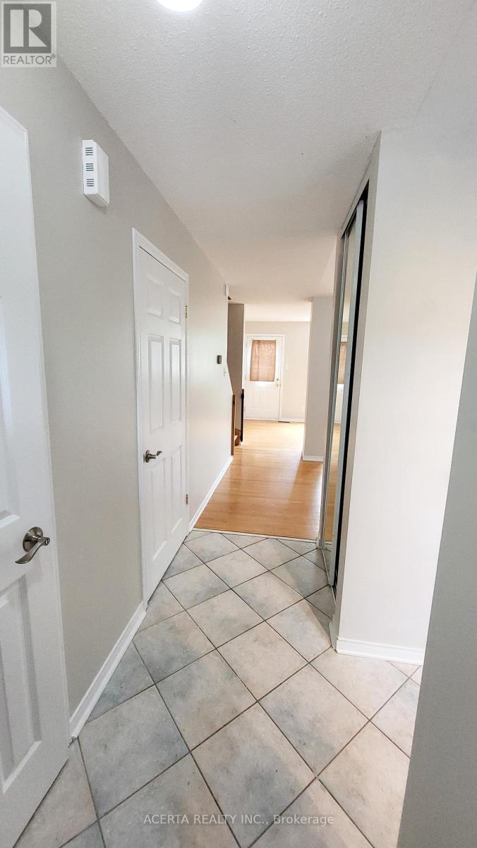 249 Teal Crescent, Ottawa, Ontario  K1E 2C3 - Photo 7 - X13654824