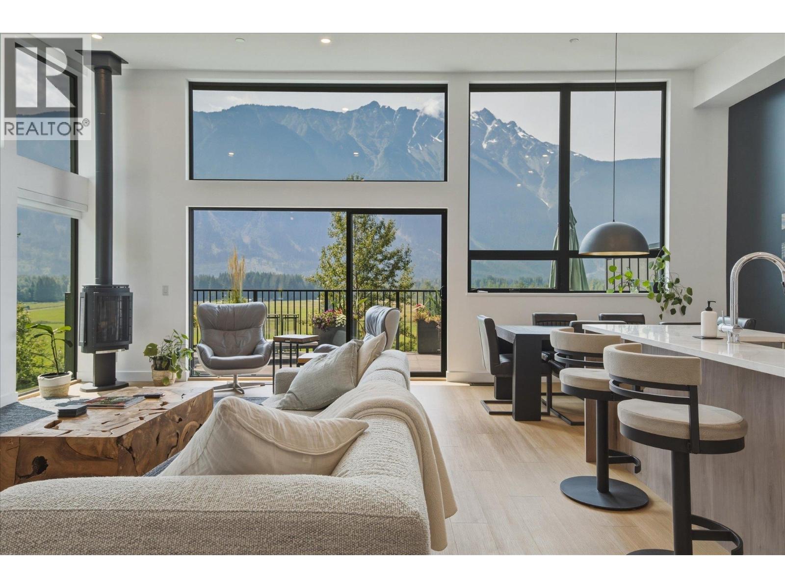 26 4000 SUNSTONE WAY, Pemberton, British Columbia