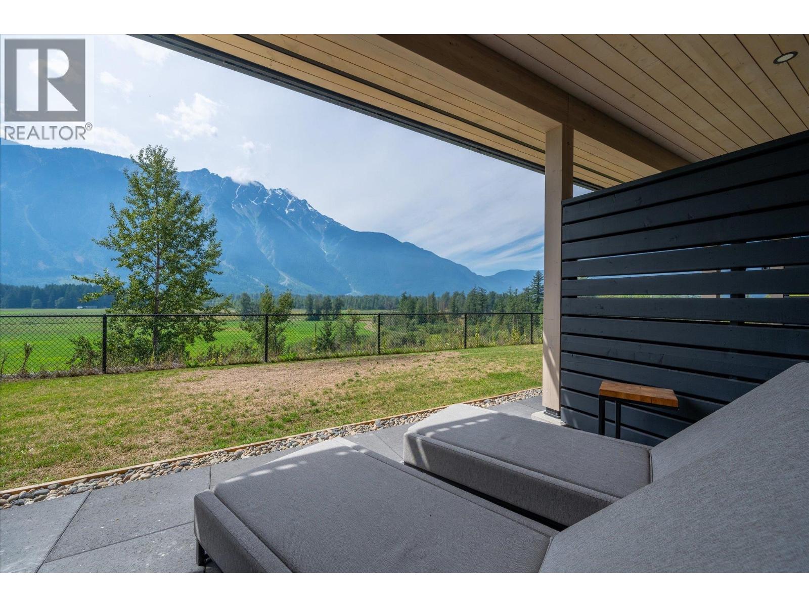 26 4000 Sunstone Way, Pemberton, British Columbia V0N 2L3 - Photo 22 - R3153984