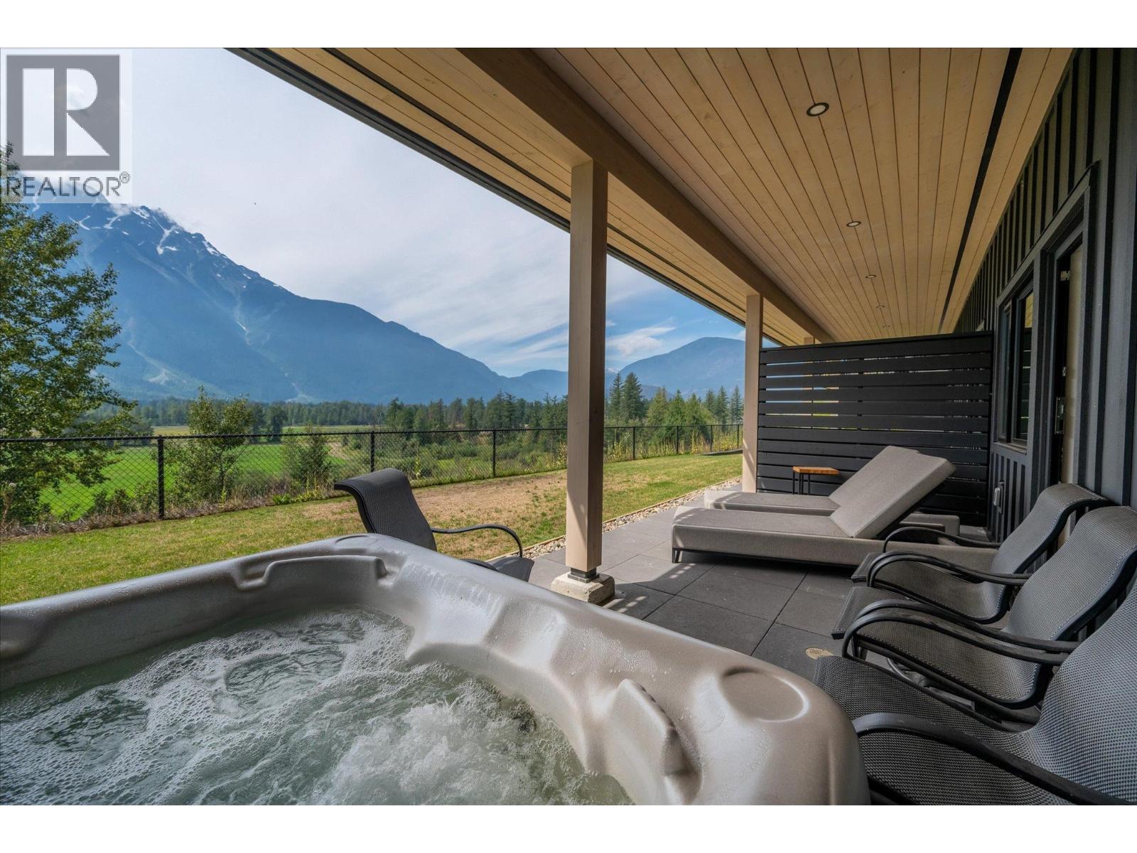 26 4000 Sunstone Way, Pemberton, British Columbia V0N 2L3 - Photo 23 - R3153984