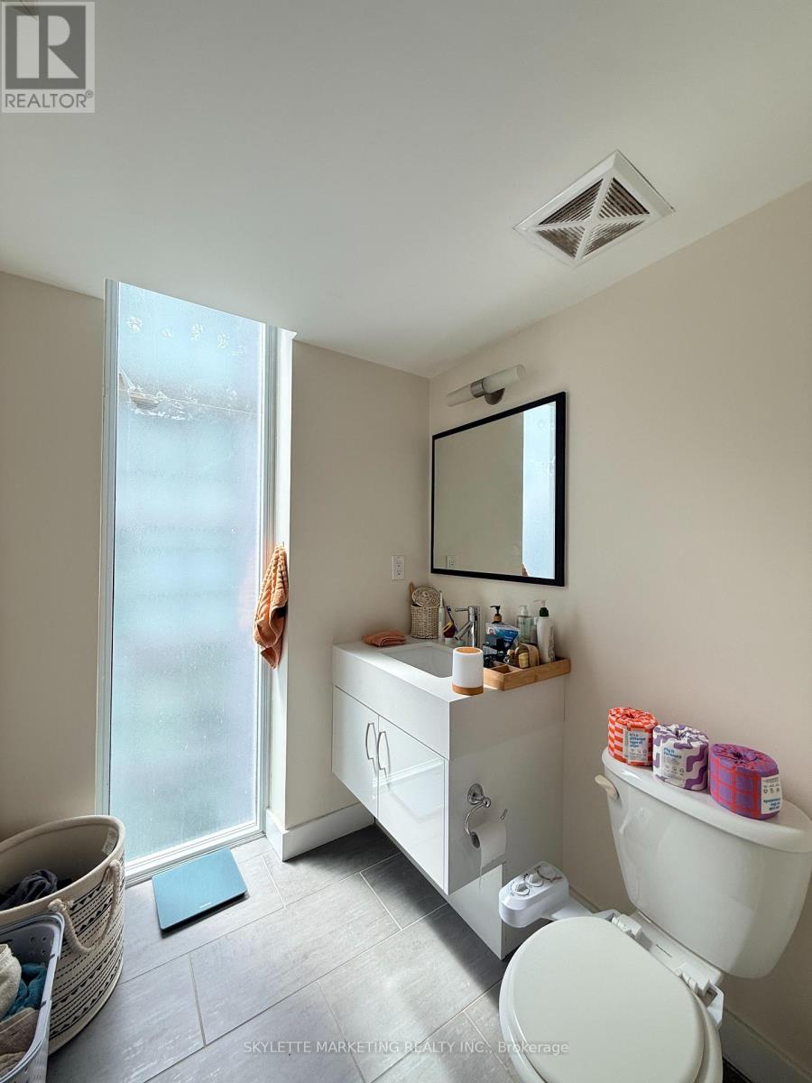 1203 - 126 Simcoe Street, Toronto, Ontario M5H 4E6 - Photo 13 - C13654828