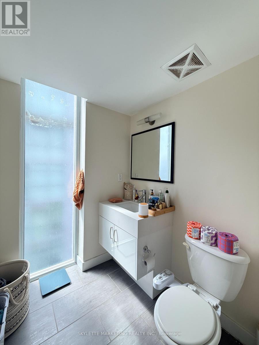 1203 - 126 Simcoe Street, Toronto, Ontario M5H 4E6 - Photo 15 - C13654828
