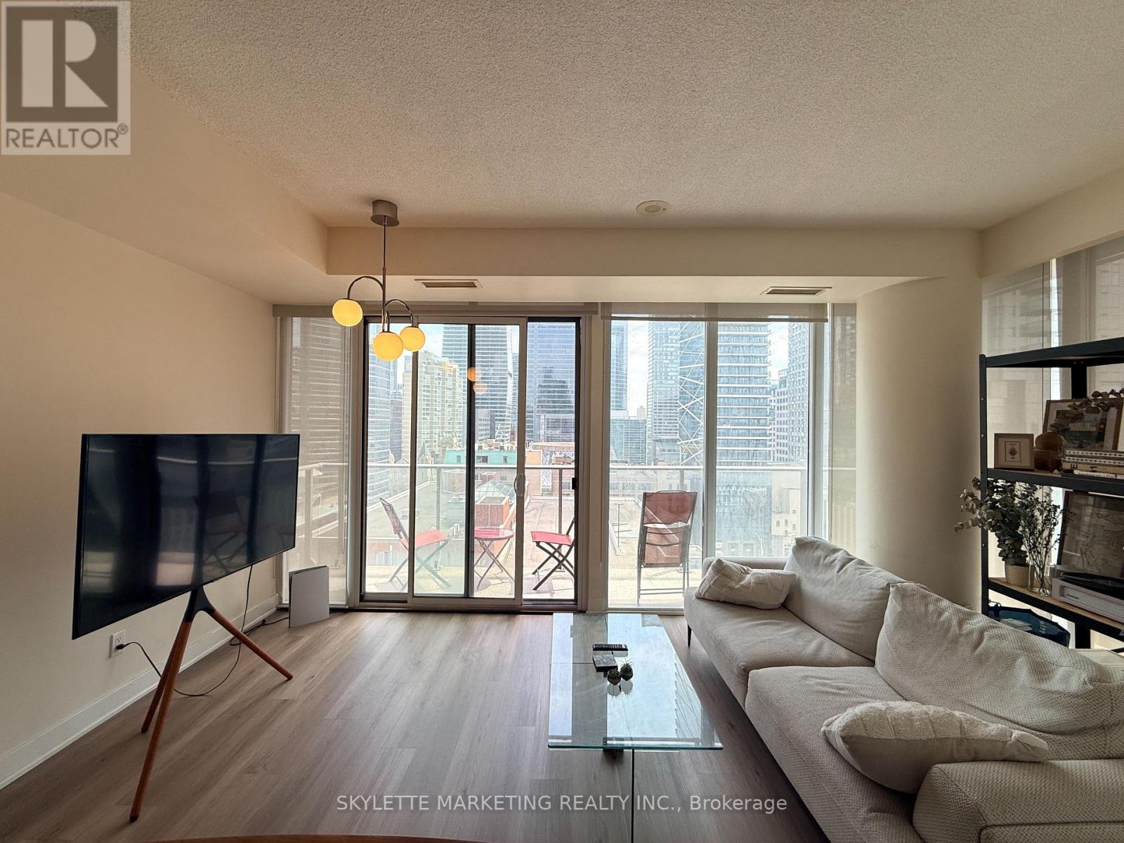 1203 - 126 Simcoe Street, Toronto, Ontario M5H 4E6 - Photo 3 - C13654828