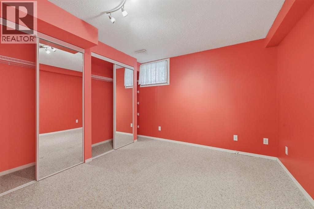 112 Dovista Court SE, Calgary, Alberta  T2B 3P4 - Photo 24 - A2324405