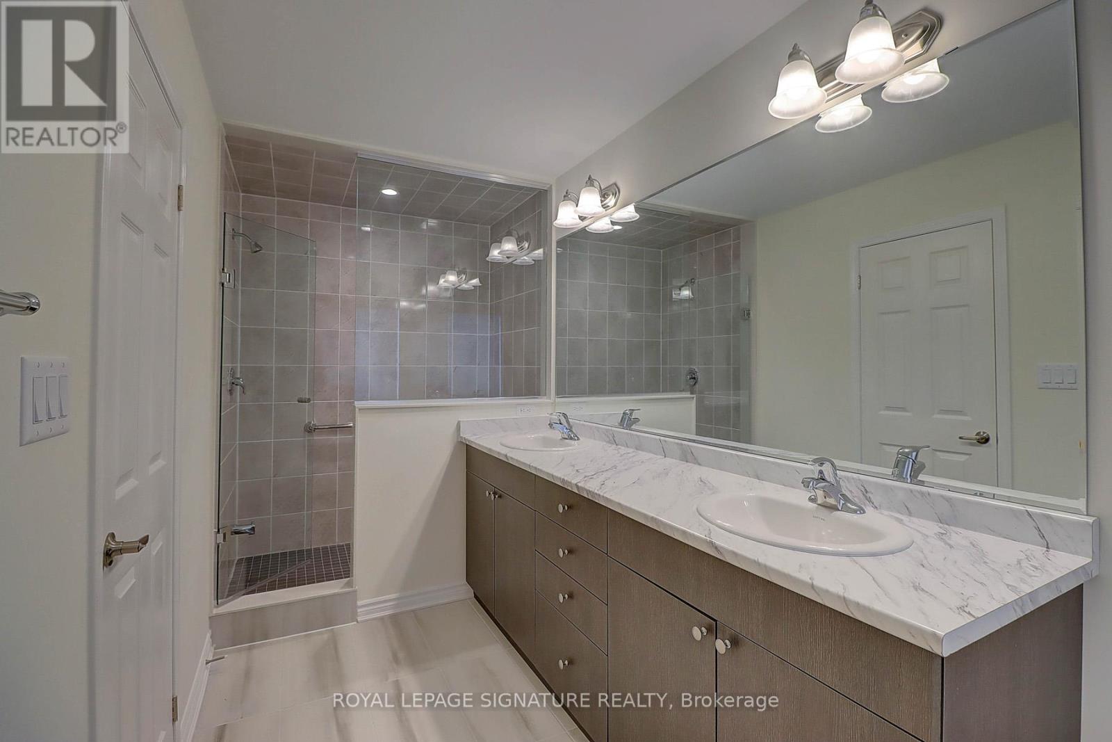 3229 Chimney Swift Crescent, Pickering, Ontario  L1X 0N3 - Photo 16 - E13506320