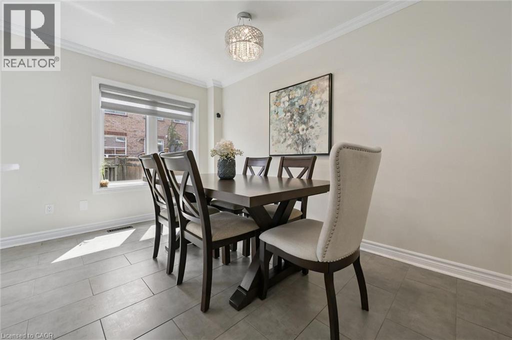 6972 Dunnview Court, Mississauga, Ontario  L5N 7E4 - Photo 9 - 40847357