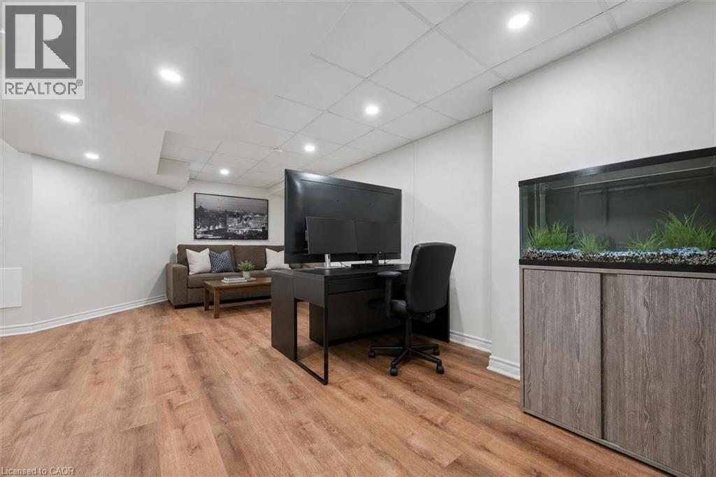 6972 Dunnview Court, Mississauga, Ontario  L5N 7E4 - Photo 18 - 40847357