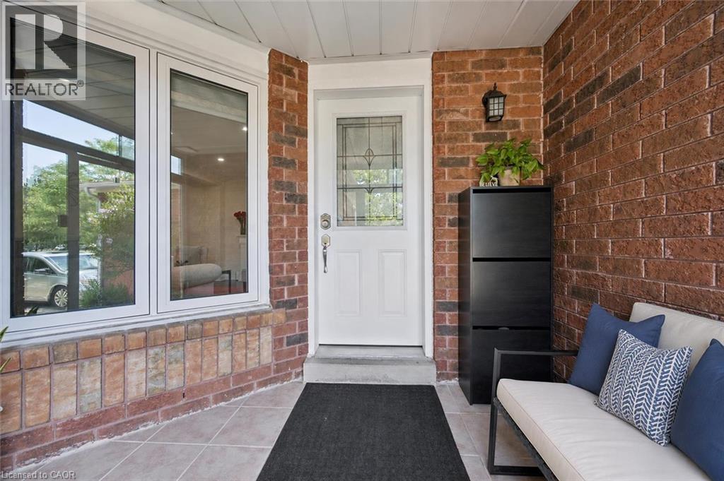 6972 Dunnview Court, Mississauga, Ontario  L5N 7E4 - Photo 3 - 40847357