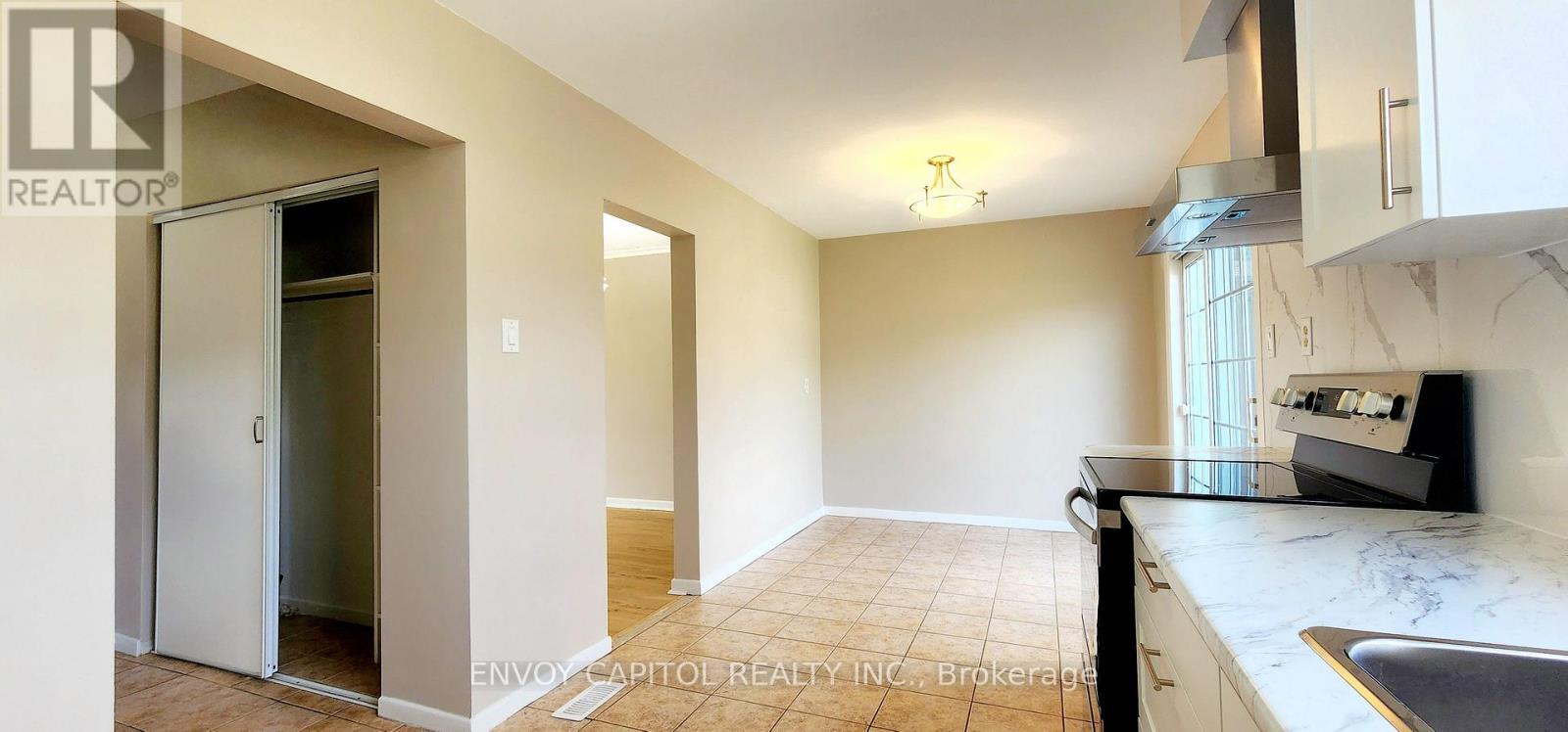 14 Faulkner Crescent, Toronto, Ontario  M9M 2C1 - Photo 10 - W13653642