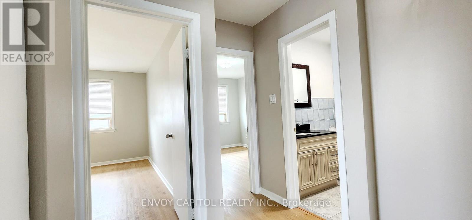 14 Faulkner Crescent, Toronto, Ontario  M9M 2C1 - Photo 17 - W13653642