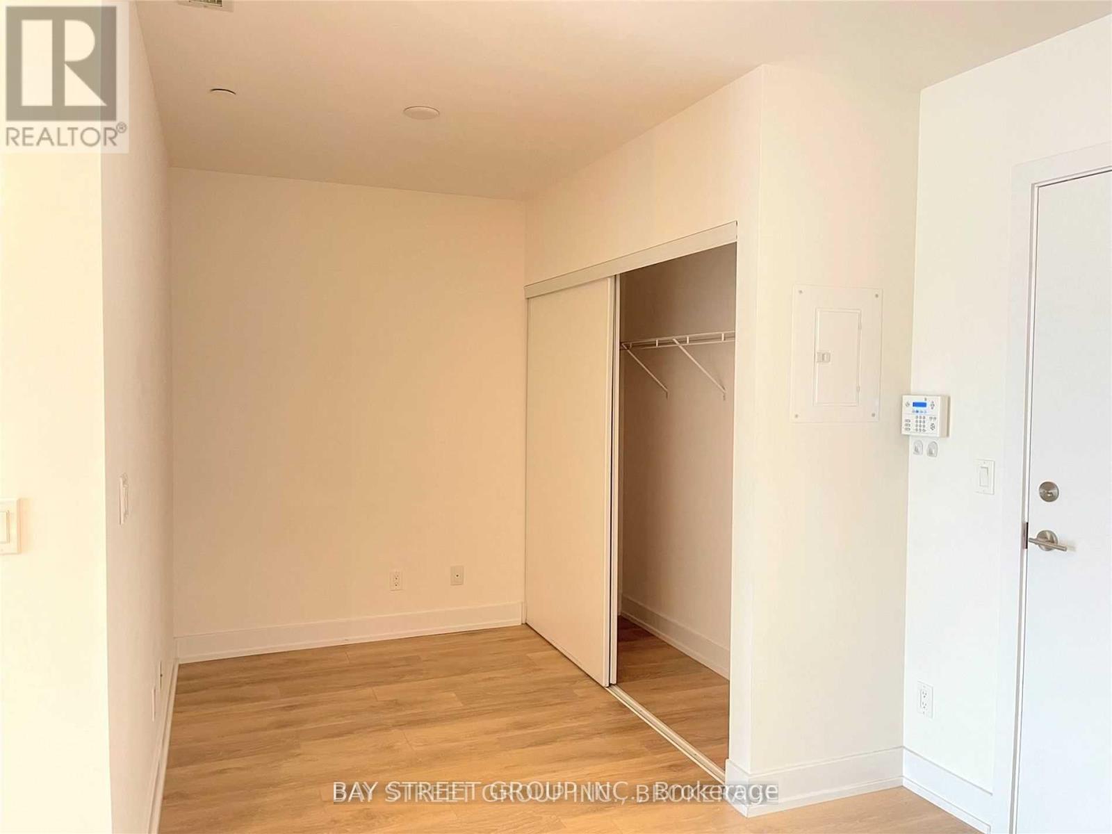 401 - 150 Fairview Mall Drive, Toronto, Ontario M2J 0E7 - Photo 4 - C13654866