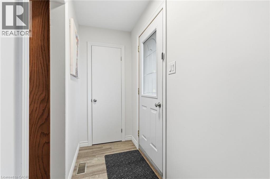27 Blenheim Drive, Stoney Creek, Ontario  L8E 1W1 - Photo 6 - 40852102