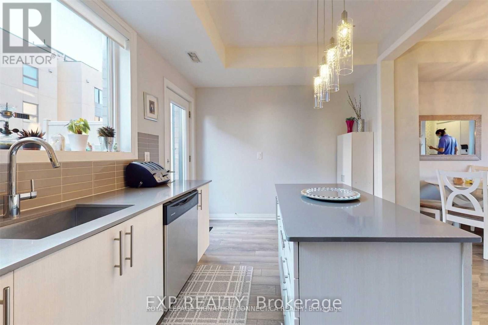 16 Caroline Carpenter Grove, Toronto, Ontario  M3K 0B1 - Photo 13 - W13654840