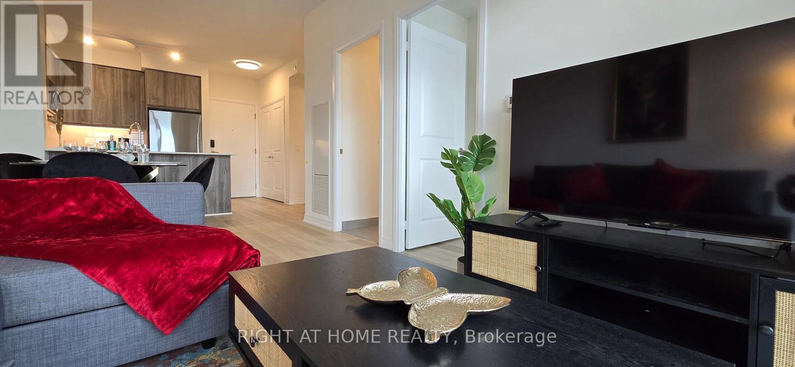 2302 - 15 Watergarden Drive, Mississauga, Ontario  L5R 0H4 - Photo 10 - W13654856